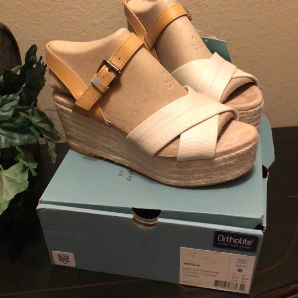 Toms Shoes - Tom’s shoes